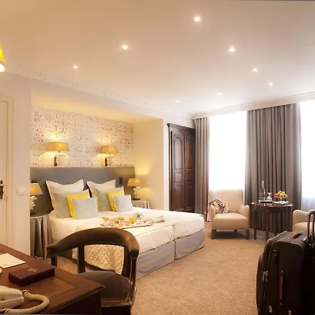 Dukes' Palace - By Dukes' Collection מלון 4*