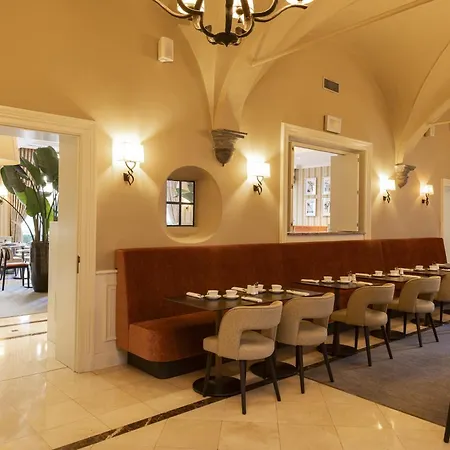 Dukes' Palace - By Dukes' Collection ברוז'